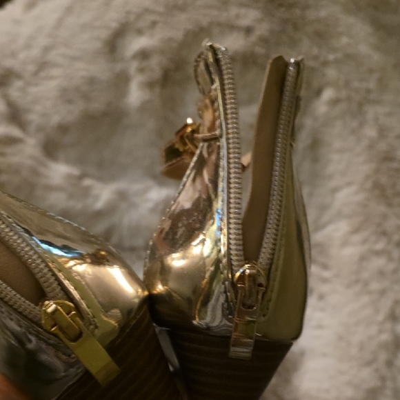EUC Catherine Malandrino Metallic Strappy Heels-Size 7.5 - Picture 4 of 5